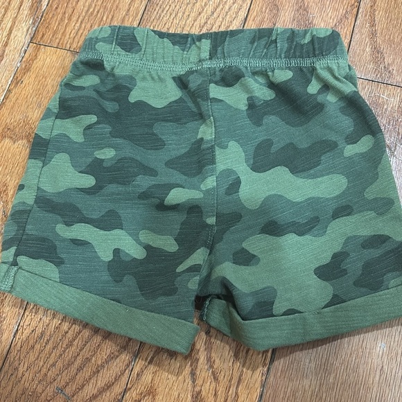 12 months boys green camouflage shorts jumping beans - Picture 2 of 3